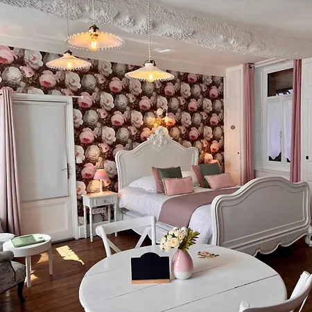 La Tannerie De Montreuil Bed and Breakfast 3*